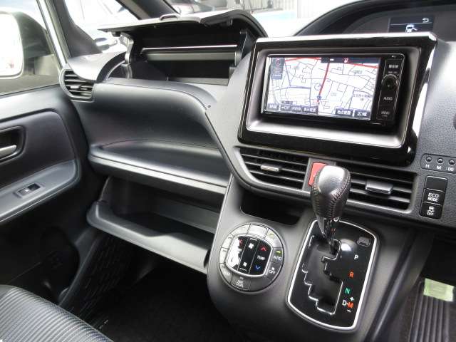 トヨタ ノア ２．０ ＳＩ H26年 (関東) 99