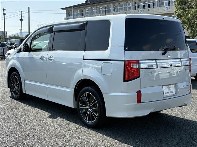 三菱 デリカ　Ｄ：５ アーバンギア ２．２ Ｇ パワーパッケージ ディーゼルターボ ４ＷＤ R1年 (九州・沖縄) 99