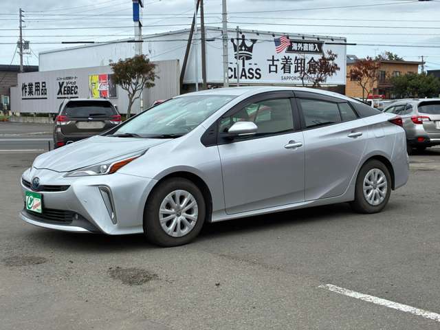 トヨタ プリウス １．８ Ｓ セーフティ プラスＩＩ Ｅ－ＦＯＵＲ ４ＷＤ R3年 (北海道) 99