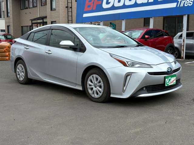 トヨタ プリウス １．８ Ｓ セーフティ プラスＩＩ Ｅ－ＦＯＵＲ ４ＷＤ R3年 (北海道) 99
