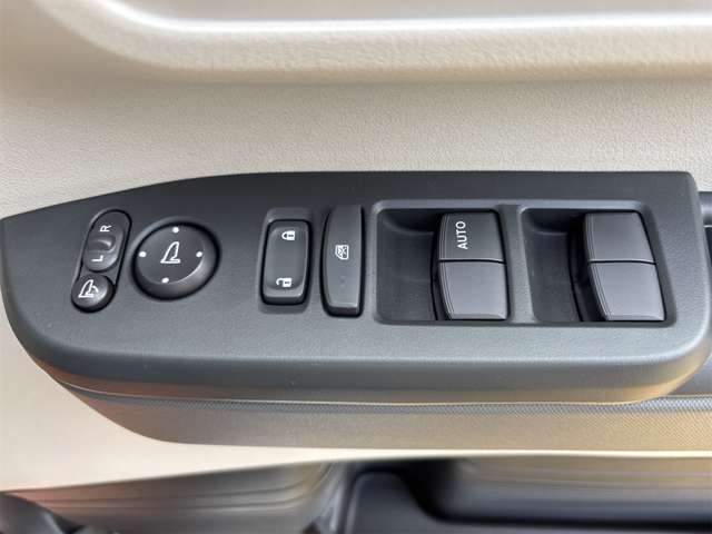 ホンダ Ｎ　ＢＯＸ ６６０ ファッションスタイル ２トーン R8年 (近畿) 99