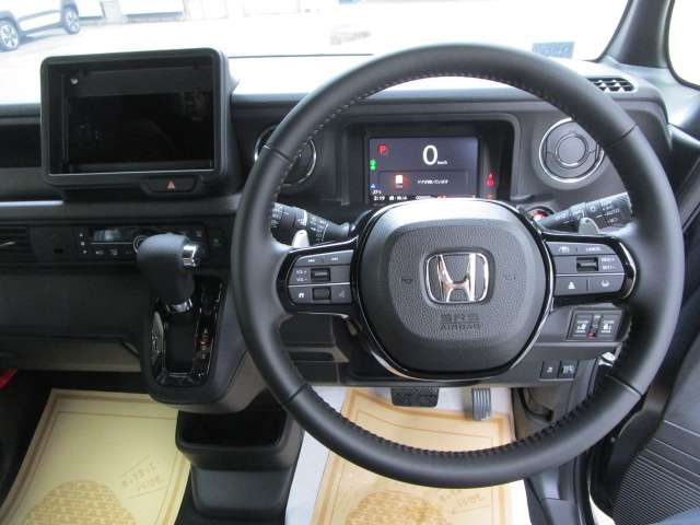 ホンダ Ｎ　ＢＯＸ カスタム ６６０ ターボ ブラック スタイル R8年 () 99