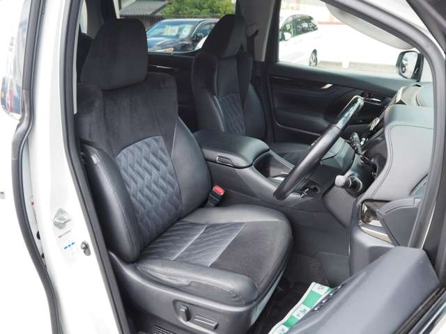 トヨタ ヴェルファイア　ハイブリッド ハイブリッド ２．５ ＺＲ Ｅ－ＦＯＵＲ ４ＷＤ H28年 (甲信越・北陸) 99