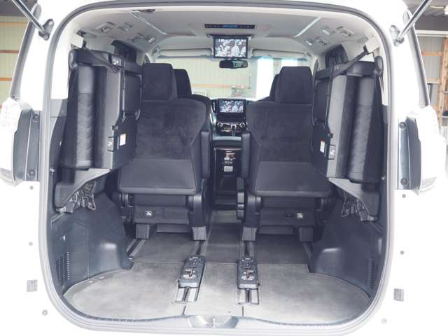 トヨタ ヴェルファイア　ハイブリッド ハイブリッド ２．５ ＺＲ Ｅ－ＦＯＵＲ ４ＷＤ H28年 (甲信越・北陸) 99