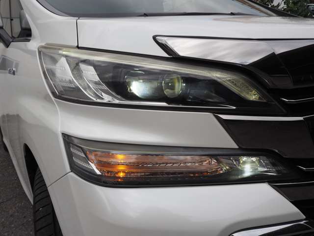 トヨタ ヴェルファイア　ハイブリッド ハイブリッド ２．５ ＺＲ Ｅ－ＦＯＵＲ ４ＷＤ H28年 (甲信越・北陸) 99