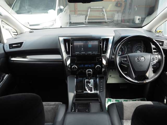 トヨタ ヴェルファイア　ハイブリッド ハイブリッド ２．５ ＺＲ Ｅ－ＦＯＵＲ ４ＷＤ H29年 (甲信越・北陸) 99