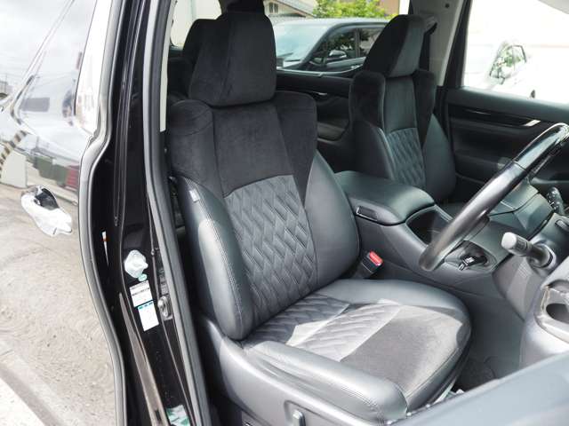 トヨタ ヴェルファイア　ハイブリッド ハイブリッド ２．５ ＺＲ Ｅ－ＦＯＵＲ ４ＷＤ H29年 (甲信越・北陸) 99