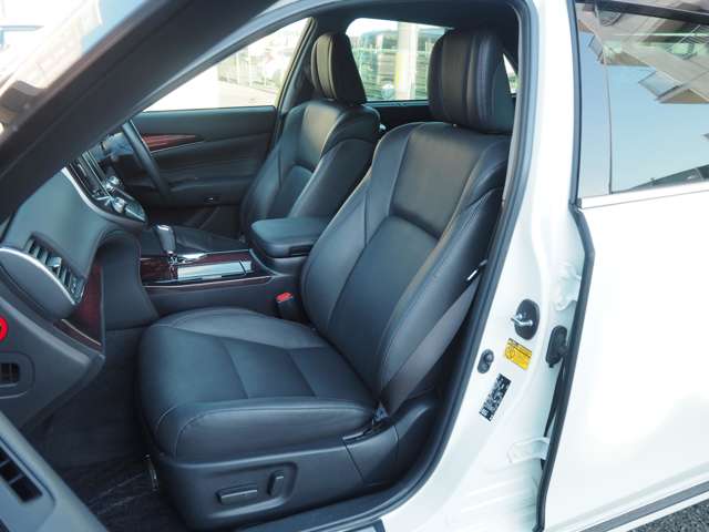 トヨタ クラウンマジェスタ　ハイブリッド ２．５ ＦＯＵＲ ４ＷＤ H26年 (甲信越・北陸) 99