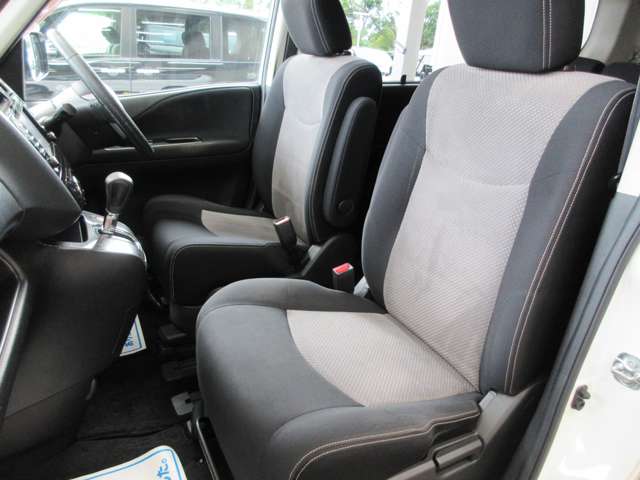 日産 セレナ ２．０ ライダー Ｊパッケージ H23年 () 99