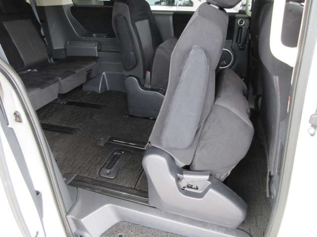 三菱 デリカ　Ｄ：５ ２．４ ローデスト Ｇ プレミアム ４ＷＤ H23年 (関東) 99