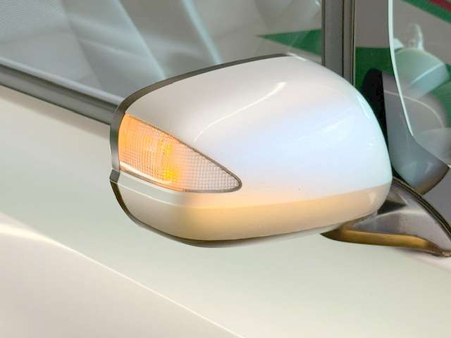ホンダ フィット　シャトル　ハイブリッド １．３ ナビプレミアムセレクション H23年 (関東) 99