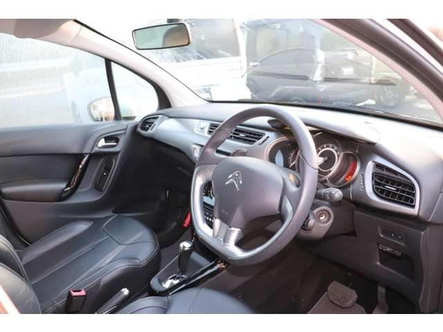シトロエン Ｃ３ セダクション　レザー H28年 (九州・沖縄) 99