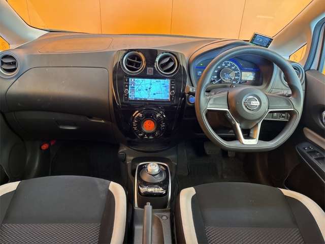 日産 ノート １．２ Ｅ－ＰＯＷＥＲ Ｘ H30年 (近畿) 99