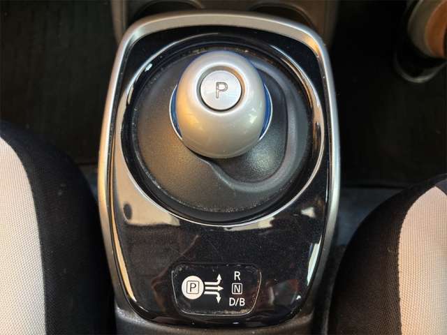 日産 ノート １．２ Ｅ－ＰＯＷＥＲ Ｘ H30年 (近畿) 99