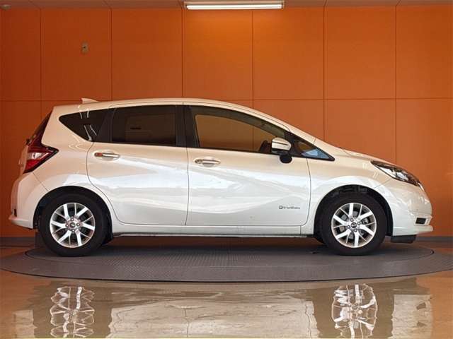日産 ノート １．２ Ｅ－ＰＯＷＥＲ Ｘ H30年 (近畿) 99