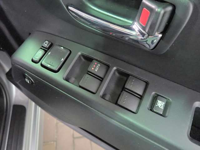 日産 ラフェスタ ２．０ Ｇ H29年 (近畿) 99