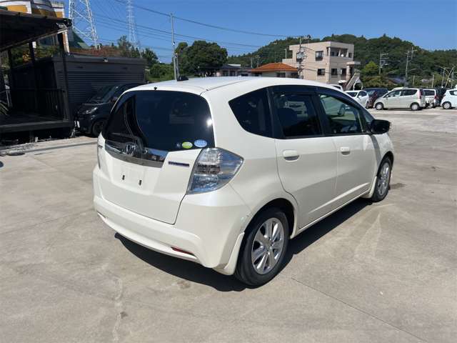 ホンダ フィット　ハイブリッド １．３ ナビプレミアムセレクション H23年 (関東) 99