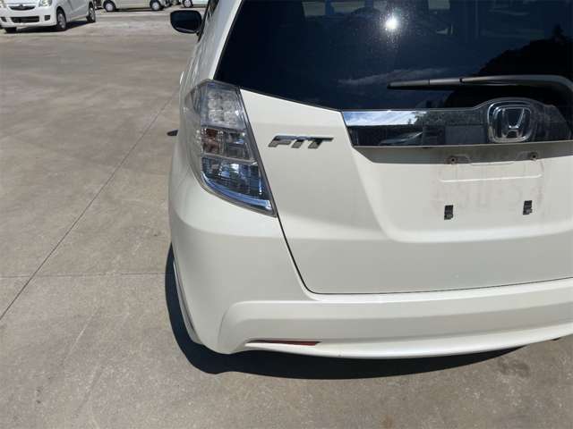 ホンダ フィット　ハイブリッド １．３ ナビプレミアムセレクション H23年 (関東) 99