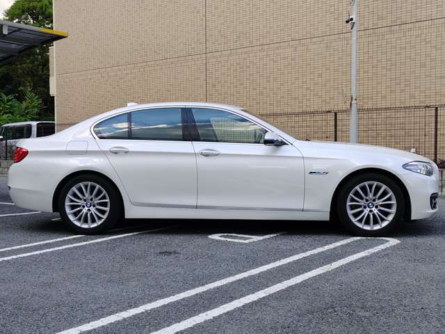 ＢＭＷ ５シリーズ ５２３ｉ　ラグジュアリー H29年 (近畿) 99