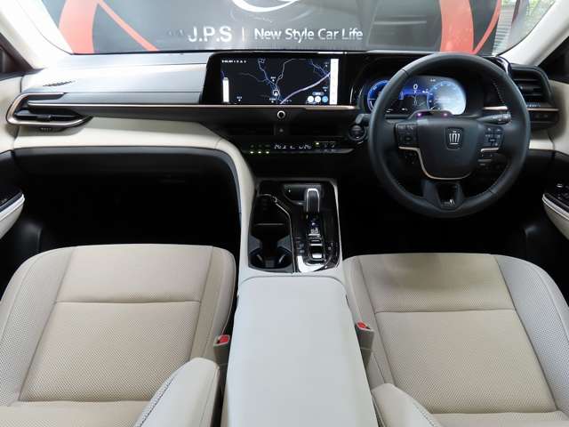 トヨタ クラウン　クロスオーバー　ハイブリッド ２．５ Ｚ Ｅ－ＦＯＵＲ ４ＷＤ R8年 (関東) 99