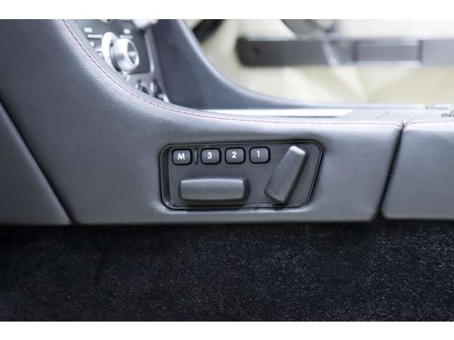 アストンマーティン ＤＢ９ヴォランテ タッチトロニック２ H23年 (関東) 99