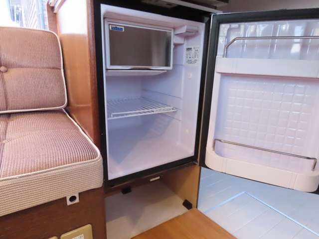 トヨタ ハイエースバン ビークル製 H28年 (東海) 99