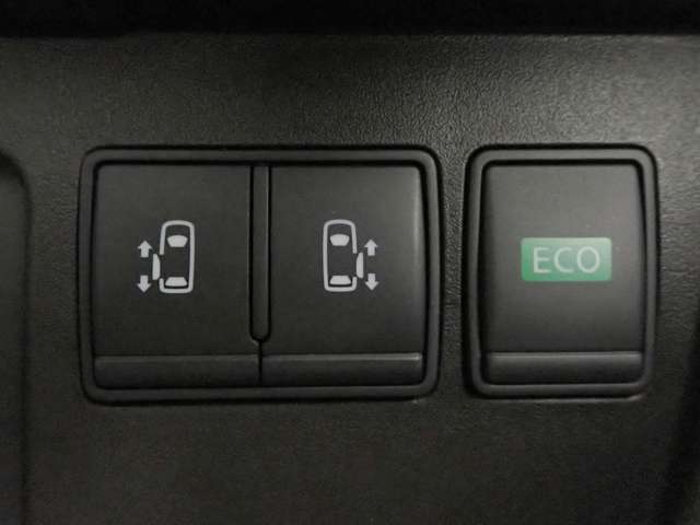 日産 セレナ ２．０ ハイウェイスター Ｓ－ＨＹＢＲＩＤ H26年 (近畿) 99
