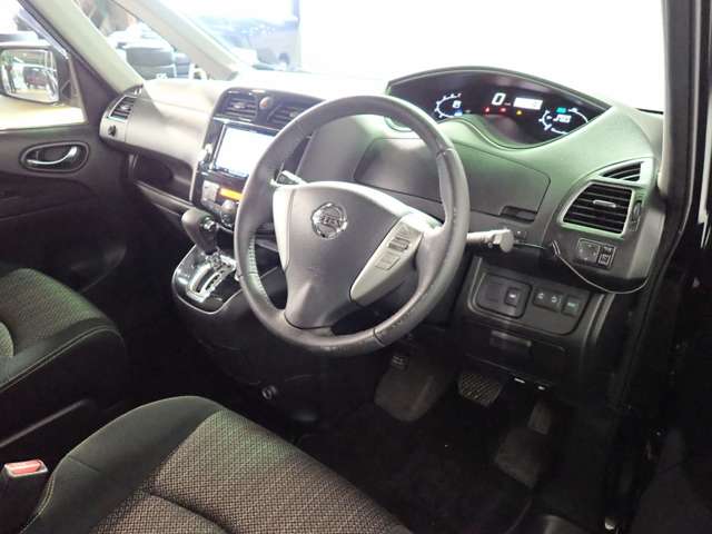 日産 セレナ ２．０ ハイウェイスター Ｓ－ＨＹＢＲＩＤ H26年 (近畿) 99