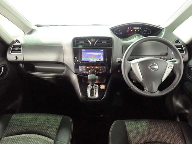日産 セレナ ２．０ ハイウェイスター Ｓ－ＨＹＢＲＩＤ H26年 (近畿) 99