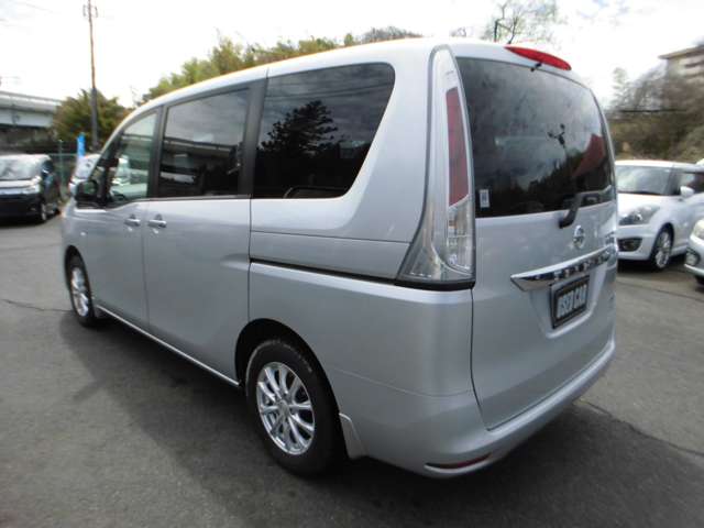 日産 セレナ ２．０ ２０Ｘ H23年 (東海) 99