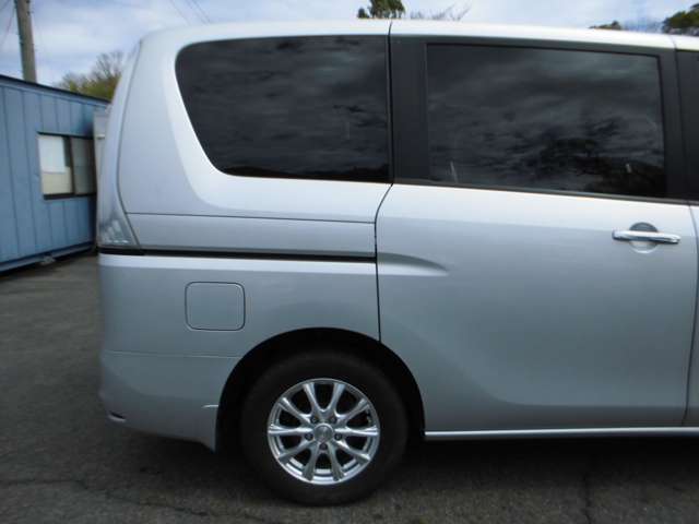 日産 セレナ ２．０ ２０Ｘ H23年 (東海) 99