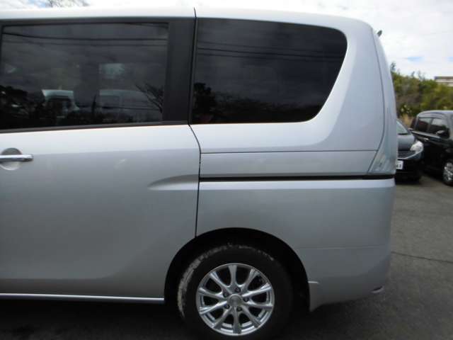 日産 セレナ ２．０ ２０Ｘ H23年 (東海) 99
