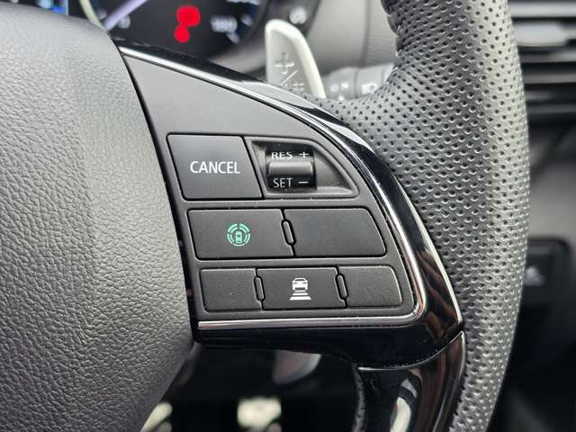 三菱 エクリプス　クロス　ＰＨＥＶ ＰＨＥＶ ２．４ ブラック エディション ４ＷＤ R5年 (東海) 99