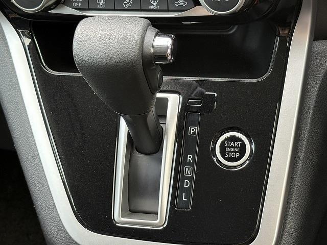 日産 セレナ ２．０ ハイウェイスター H29年 (近畿) 99