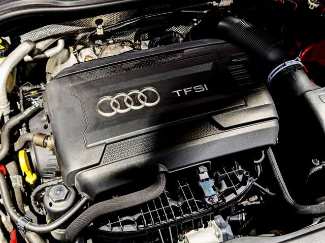アウディ ＴＴ クーペ ２．０ ＴＦＳＩ クワトロ Ｓラインパッケージ ４ＷＤ H28年 () 99