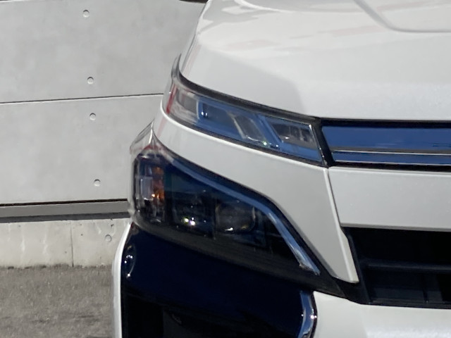 トヨタ ヴォクシー ２．０ ＺＳ 煌ＩＩＩ R3年 (四国) 99