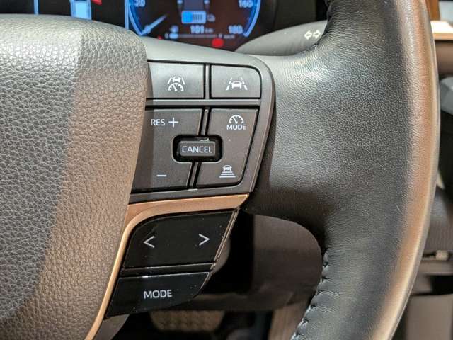 トヨタ クラウン　クロスオーバー　ハイブリッド ２．５ Ｇ アドバンスト レザー パッケージ Ｅ－ＦＯＵＲ ４ＷＤ R4年 (関東) 99