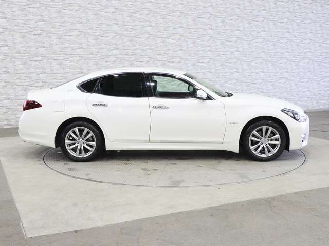 日産 フーガ　ハイブリッド ３．５ ＶＩＰ H29年 (関東) 99