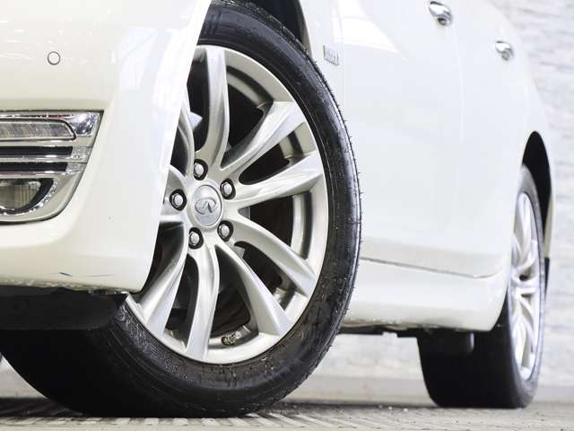 日産 フーガ　ハイブリッド ３．５ ＶＩＰ H29年 (関東) 99
