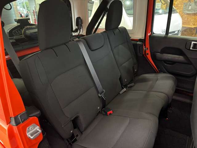 ジープ ラングラー　アンリミテッド アンリミテッド サハラ ３．６Ｌ ４ＷＤ R2年 (甲信越・北陸) 99