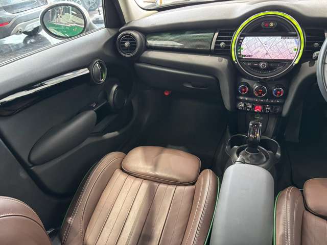 ミニ ミニ クーパー ５ドア ６０イヤーズ エディション ＤＣＴ R1年 (甲信越・北陸) 99