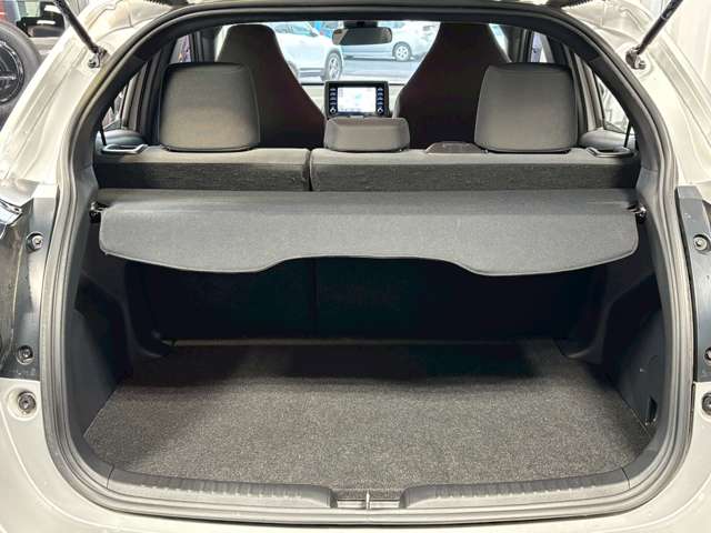 トヨタ ヤリス １．５ ハイブリッド Ｘ Ｅ－ＦＯＵＲ ４ＷＤ R3年 (甲信越・北陸) 99