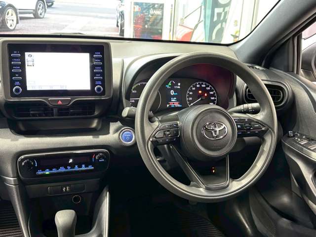 トヨタ ヤリス １．５ ハイブリッド Ｘ Ｅ－ＦＯＵＲ ４ＷＤ R3年 (甲信越・北陸) 99
