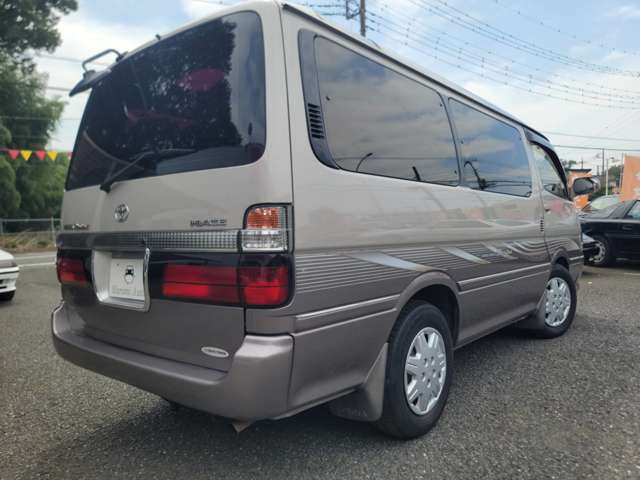 トヨタ ハイエースワゴン ２．４ スーパーカスタムリミテッド トリプルムーンルーフ H13年 (関東) 99