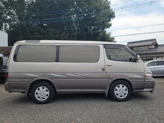 トヨタ ハイエースワゴン ２．４ スーパーカスタムリミテッド トリプルムーンルーフ H13年 (関東) 99