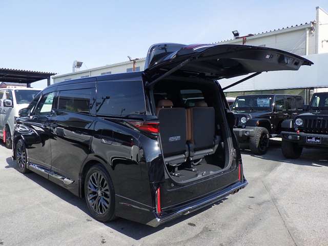 トヨタ ヴェルファイア　ハイブリッド ハイブリッド ２．５ Ｚプレミア Ｅ－ＦＯＵＲ ４ＷＤ R6年 (関東) 99