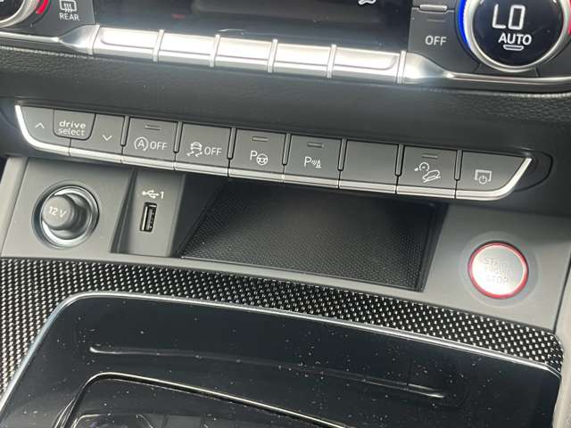 アウディ ＳＱ５　スポーツバック ３．０ ４ＷＤ R4年 (関東) 99