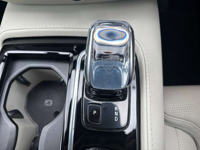 ボルボ Ｖ６０ リチャージ プラグイン ハイブリッド Ｔ６ ＡＷＤ インスクリプション R3年 (関東) 99