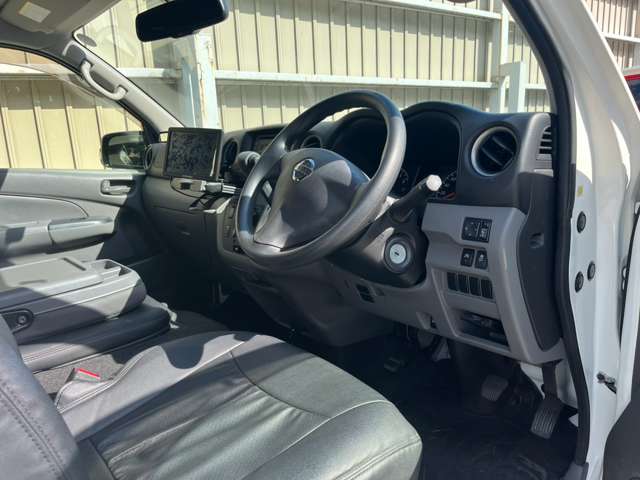 日産 ＮＶ３５０キャラバン ２．５ ＤＸ スーパーロングボディ ワイド ハイルーフ ４ＷＤ R1年 (関東) 99