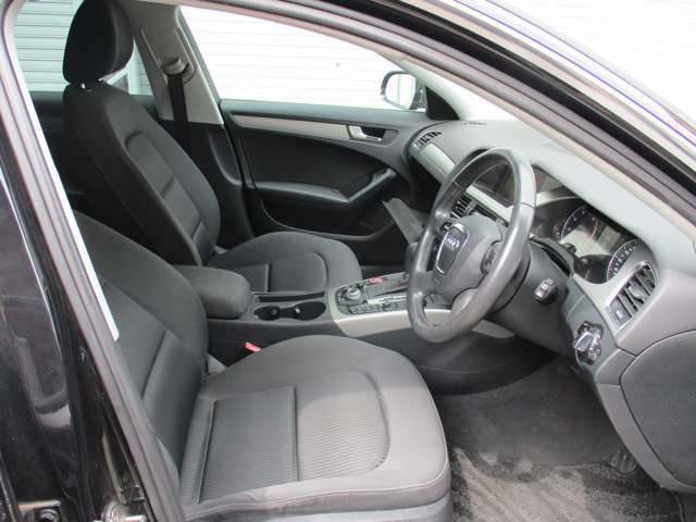 アウディ Ａ４　アバント １．８　ＴＦＳＩ H22年 (近畿) 99